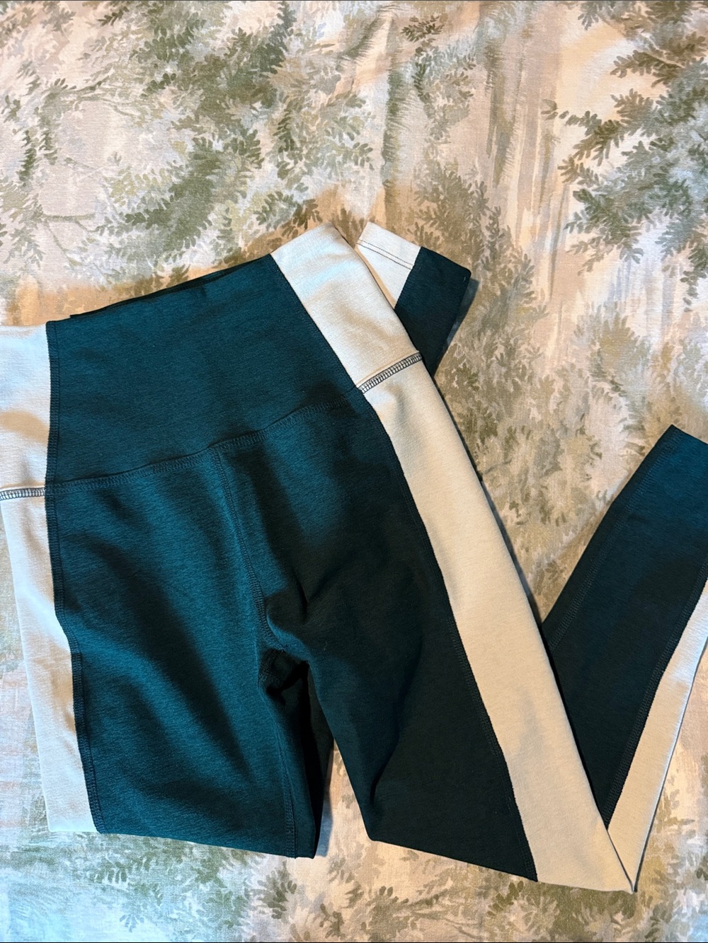 Beyond Yoga Dark Green and Cream Colorblock Leggings - Picture 4 of 4